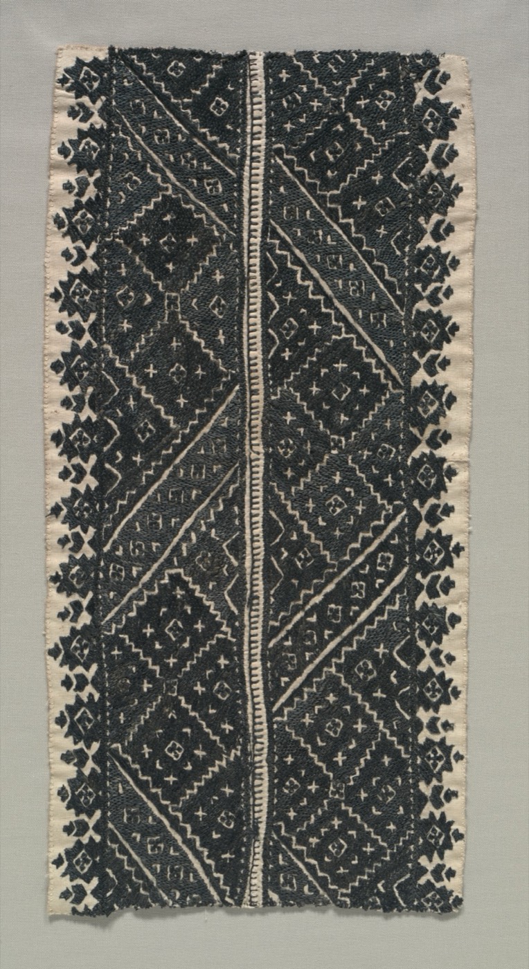 Fragment de broderie géométrique de Fès