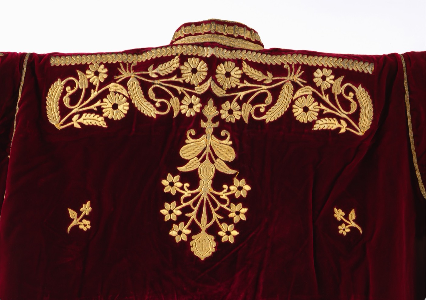 Broderie ntaa sur velours